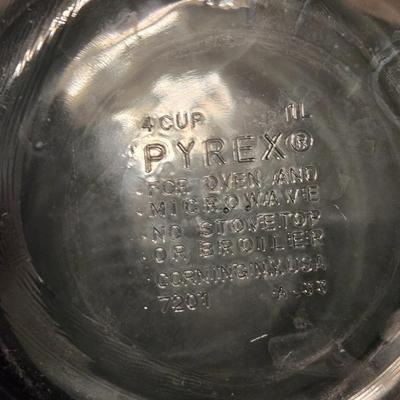Pyrex Set - Some with Lids