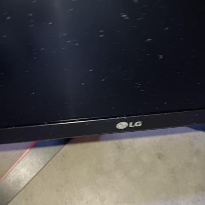 LG 32" MONITOR