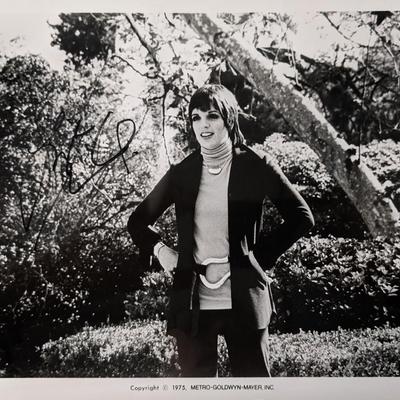 Liza Minelli signed photo