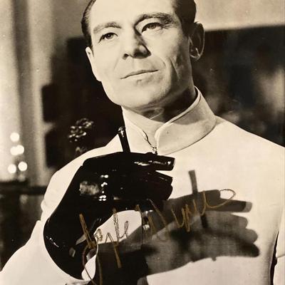 Dr. No Joseph Wiseman signed movie photo