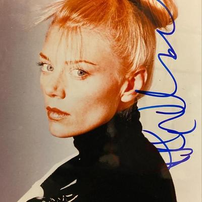Peta Wilson signed photo. GFA Authenticated