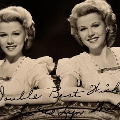 Lee and Lyn Wilde facsimile signed photo. 3x5 inches
