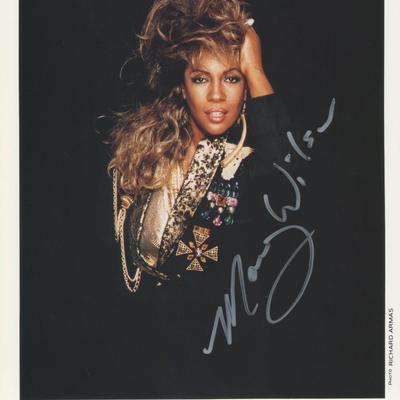 Mary Wilson signed photo. GFA Authenticated
