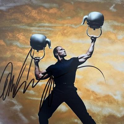 Arnold Schwarzenegger signed photo 
