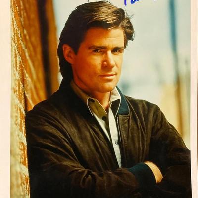 Treat Williams signed photo