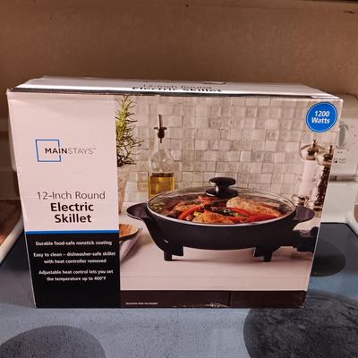 NEW IN SEALED BOX 12" ELECTRIC FRYING PAN