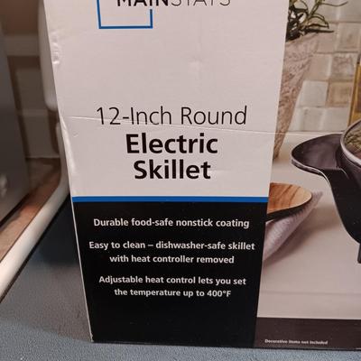 NEW IN SEALED BOX 12" ELECTRIC FRYING PAN