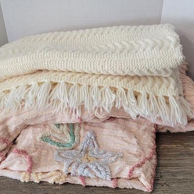 2 Blankets