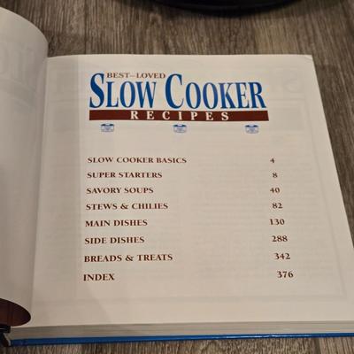 Large Crock Pot & Cookbook and Recipe Box of Recipes
