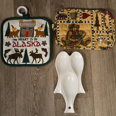 Pot Holders and Spoon Rest
