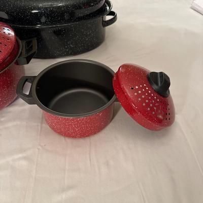 Enamel pots