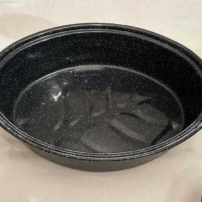 Enamel pots