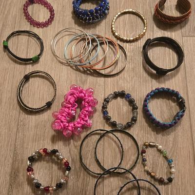 Large Bracelet Lot