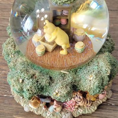 Disney Winnie The Pooh Water Globe