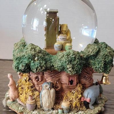 Disney Winnie The Pooh Water Globe