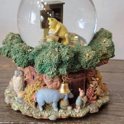 Disney Winnie The Pooh Water Globe