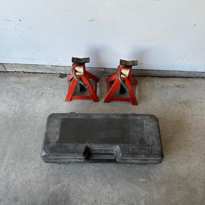 CRAFTSMAN 2-1/4 TON TROLLEY JACK IN CASE AND 3 TON JACK STANDS