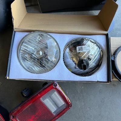 JEEP FRONT AND REAR BUMPERS, HEADLIGHTS, BRAKE LIGHTS AND STOCK RADIO