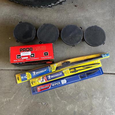4 CAR SPEAKERS, 3 WINDSHIELD WIPERS 15, 17 AND 26, AND DOOR OFF MIRROR FOR JEEP WRANGLER