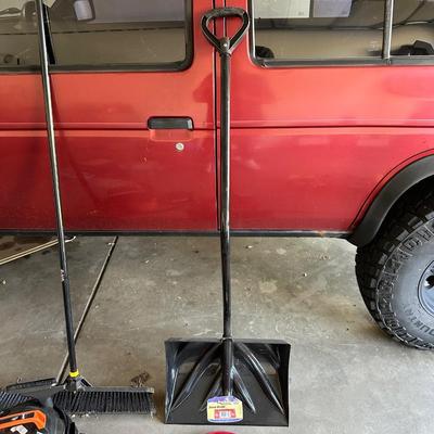 SHOP VAC, SNOW SHOVEL, PUSH BROOM, EXTENSION CORD