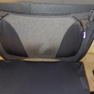 DESK/GAMING CHAIR