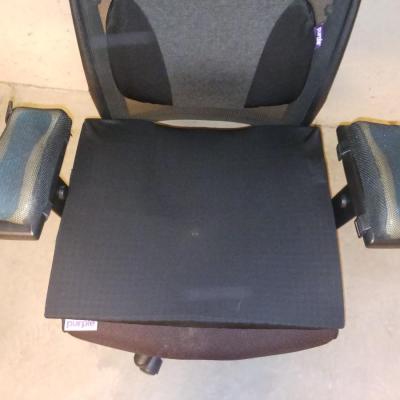 DESK/GAMING CHAIR