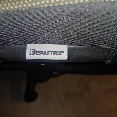 DESK/GAMING CHAIR
