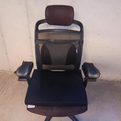 DESK/GAMING CHAIR