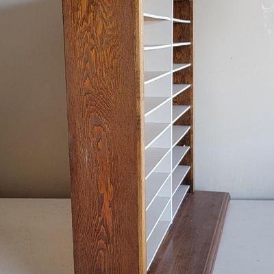 Display shelf