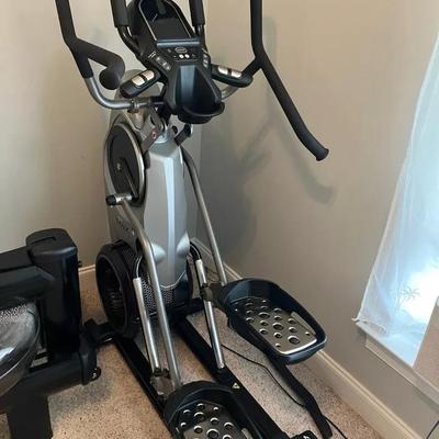 BOWFLEX MAX TRAINER M7 ELLIPTICAL MACHINE