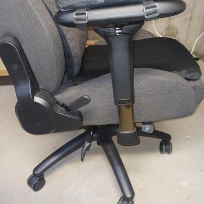 RAZER GAMING CHAIR