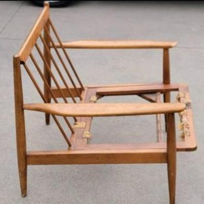 Mid Century Modern Baumritter Spindle Back Armchair / Lounge Chair