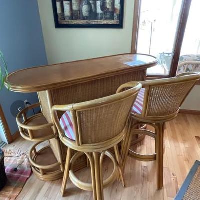 Beutiful Ratan Bar with 2 Swivel Stools
