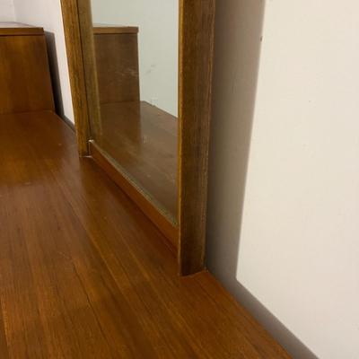 MCM Style Bassett Furniture Long Dresser w Mirror (Part of 5 Pc. Set)