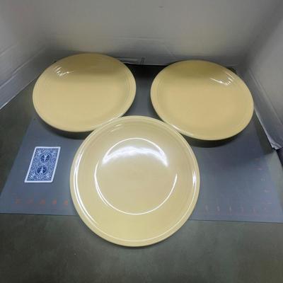 Yellow Set of Dinner Plates and Couple Mugs - Home Trends & Gibson Brands