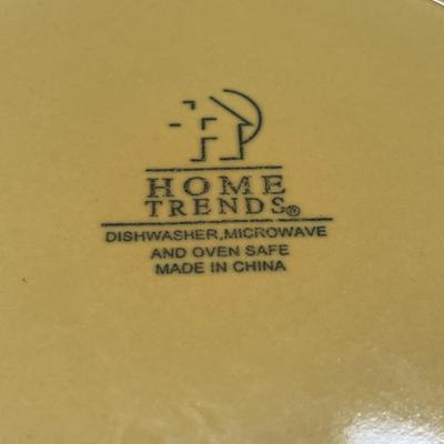 Yellow Set of Dinner Plates and Couple Mugs - Home Trends & Gibson Brands