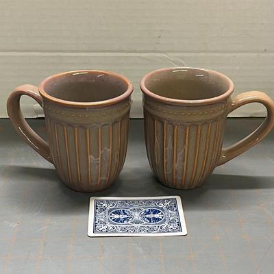 Yellow Set of Dinner Plates and Couple Mugs - Home Trends & Gibson Brands