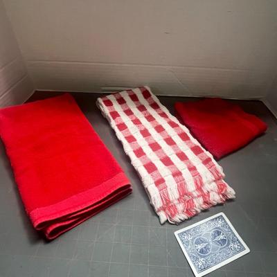 Plastic Strainer And Colander With Handle and Red Tea Towels