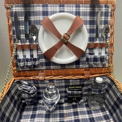Vintage Wicker Picnic Basket With Handle