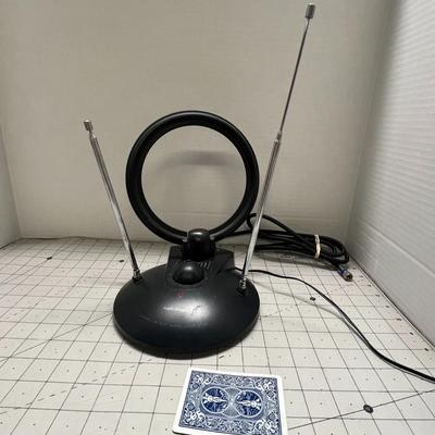 Radio Shack Amplified Indoor Antenna
