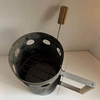 Factory Supply Premium Quality Bbq Fire Chimney Charcoal Starter With Handle