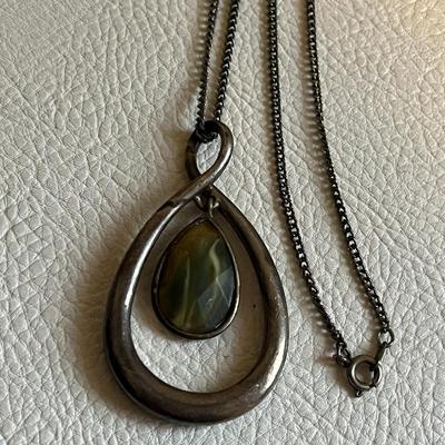 Green Teardrop Pendant Chain Necklace With Earrings
