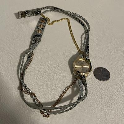 Carude Versatile & Elegant Women’s Multilayered Watch/bracelet