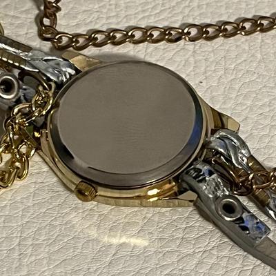 Carude Versatile & Elegant Women’s Multilayered Watch/bracelet