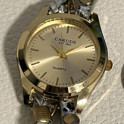 Carude Versatile & Elegant Women’s Multilayered Watch/bracelet