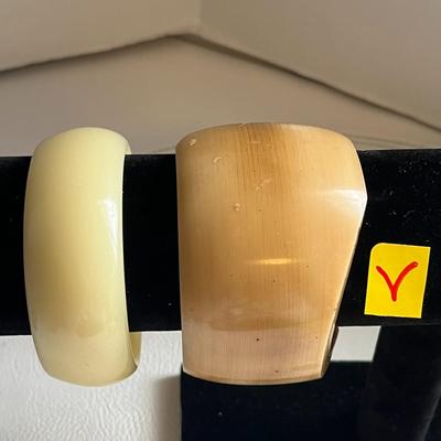 Set of 2 Cuff Bracelets