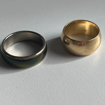 Set of 2 Rings: 14K Gold Ring + possible mood ring
