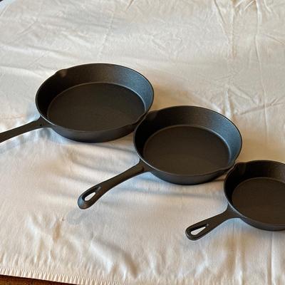 3 cast iron pans
