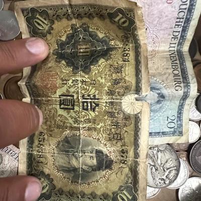 Flat of mostly foreign currency