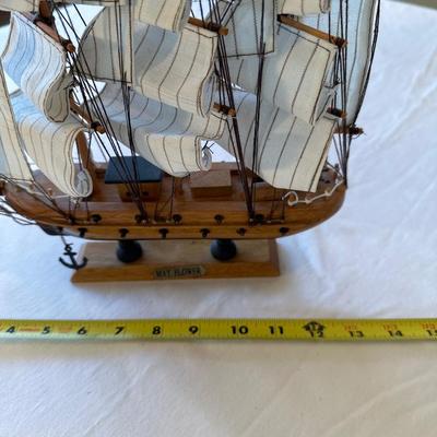 Mayflower Boat vintage 1996